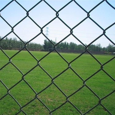 China manufacture PVC coated chain link fence for sports ground