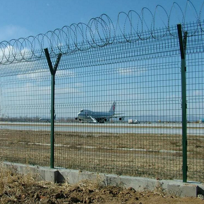 Factory price galvanized and pvc coated anti climb security airport fence prices