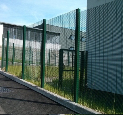 High Security Green Clearvu Anti Climb Fence panels galvanized 358 Iron Garden Mesh fence 358 fence