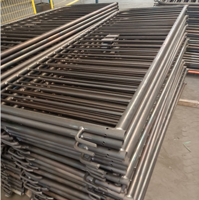 Traffic Road Safety Barrier/Steel Barricades with Bridge Base/Crowd Control Interlocking Barriers
