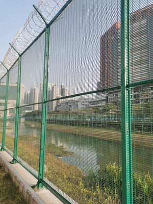 Wholesale customized 358 fence with spikes/358 burglar fence for farm
