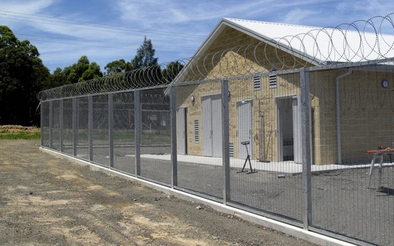 Wholesale customized 358 fence with spikes/358 burglar fence for farm