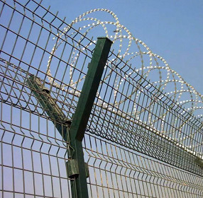 4.00mm 4.50mm 5.00mm Razor Barbed Y Post Fencing PVC Coated Anti Climb