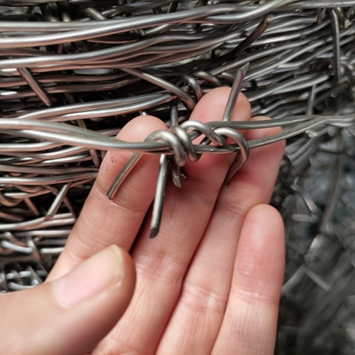 China manufacture wholesale barb wire in sri lanka hot dipped galvanized barbed wire roll price fence